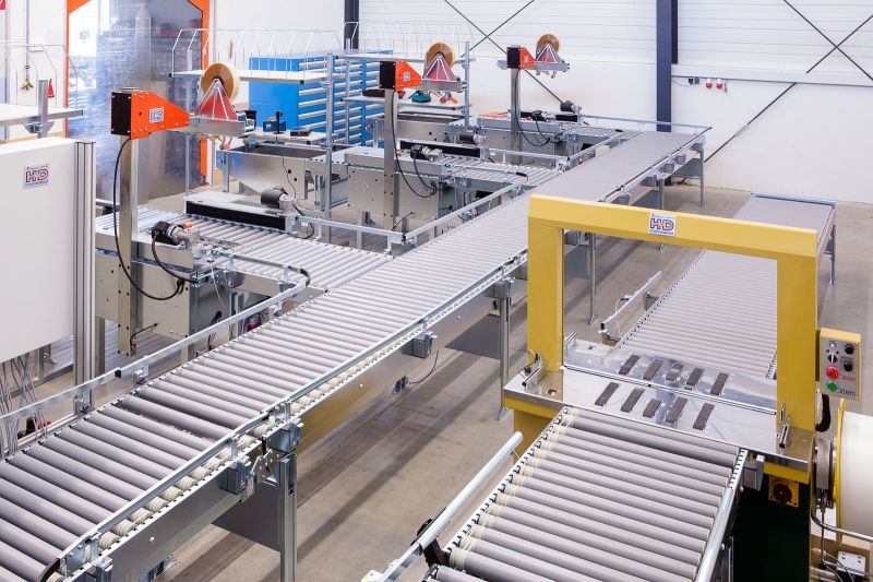 Automatischer Kartonverschluss mit Klebeband