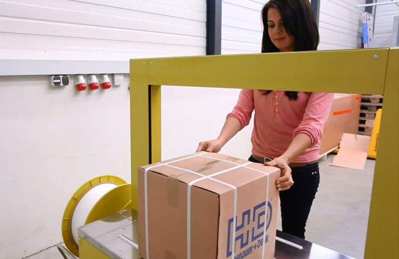 Umreifungsmaschine für Kartons Umreifungsmaschine für Kartons