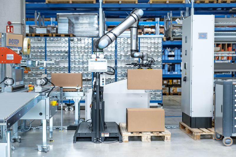 Cobot palettiert Karton Cobot palettiert Karton